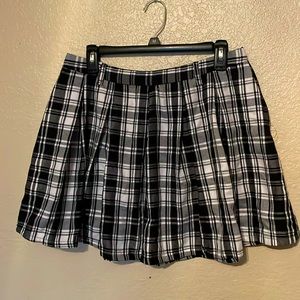 Plaid checkered Hot Topic skirt!